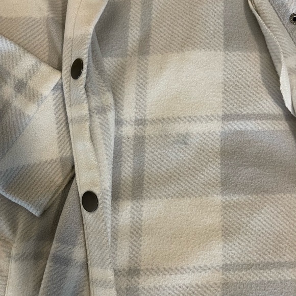 Fleece | Plaid | Shacket | Gray & Cream - Picture 6 of 14